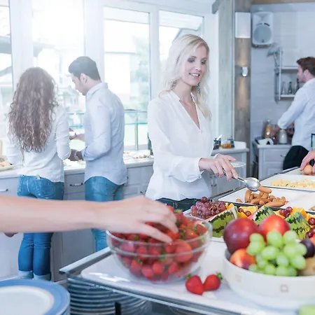 ホテル Am Medemufer オッテルンドルフ